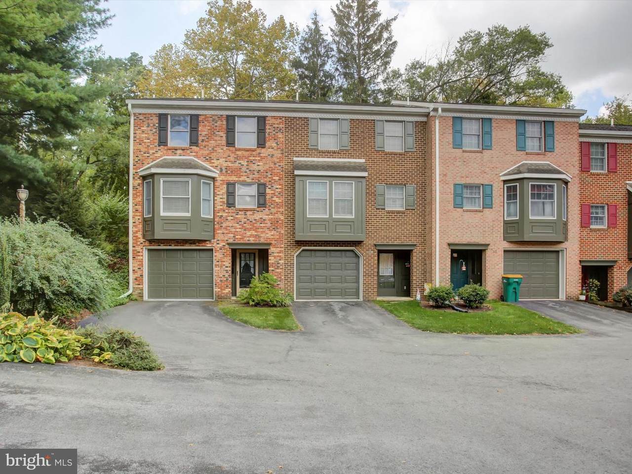 317 Valley View Drive - Photo 1