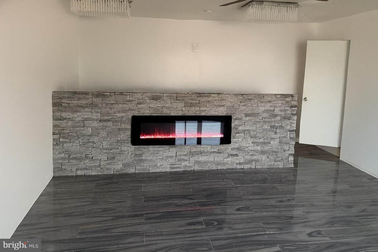 1530 Elmtree Street - Photo 1