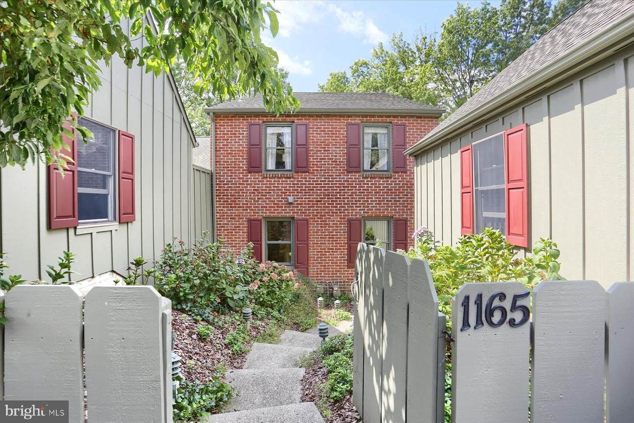 1165 Wicklow Court - Photo 1