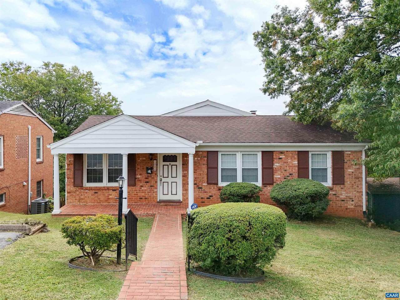 1004 Coleman St - Photo 1