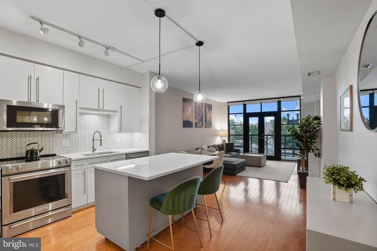 437 New York Avenue - Photo 1