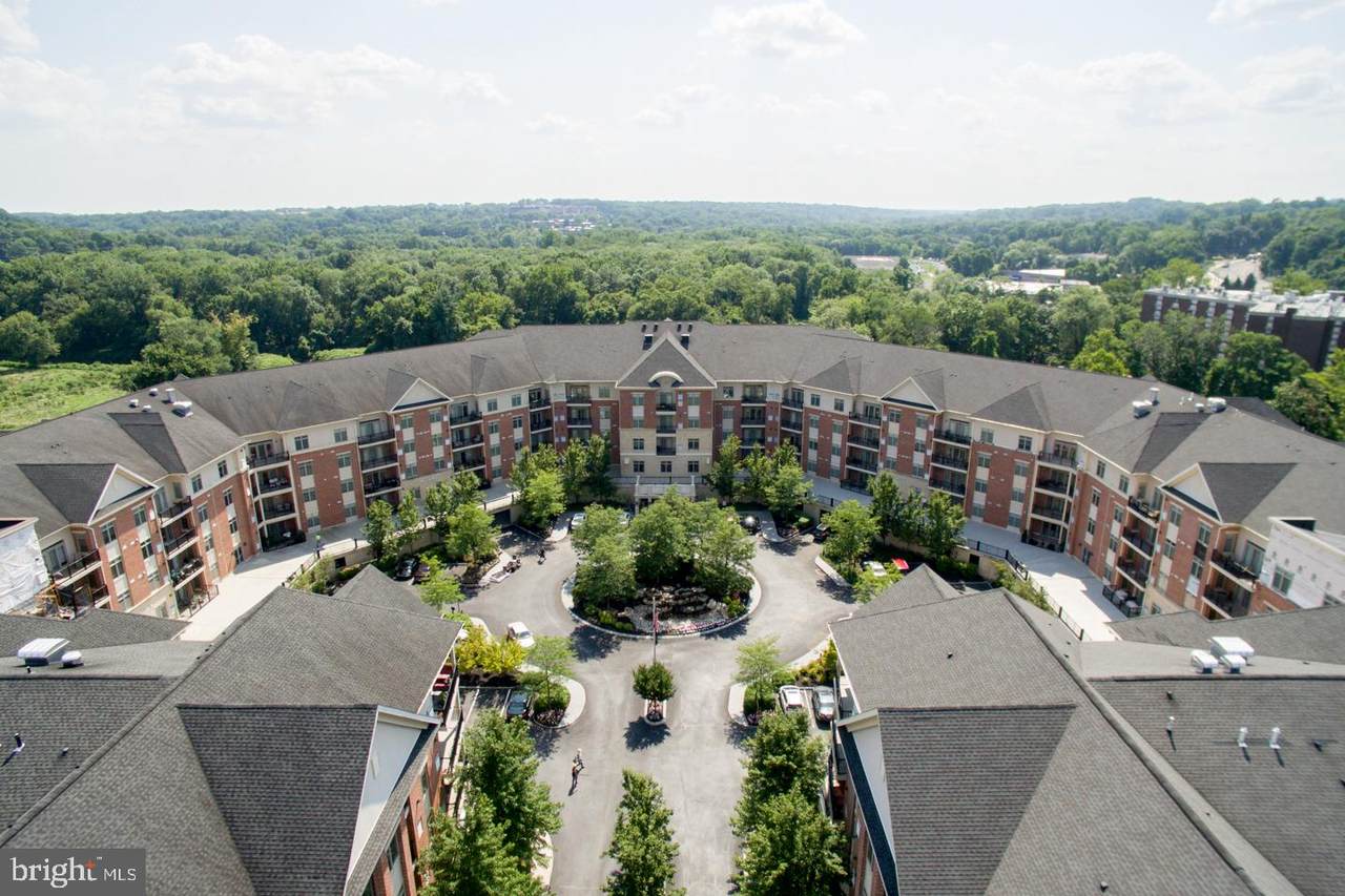 523 Carson Terrace - Photo 1