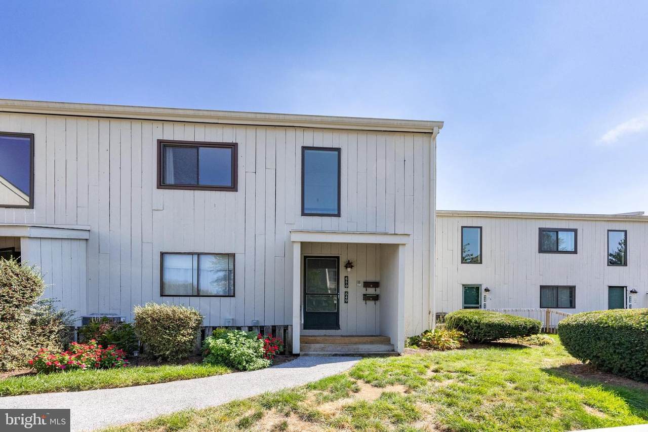 650 Summit House - Photo 1