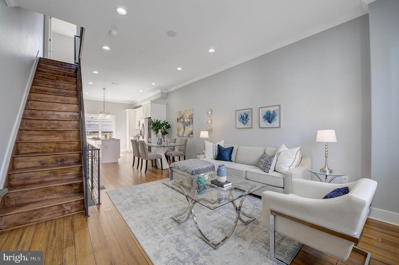 732 Daly Street - Photo 1