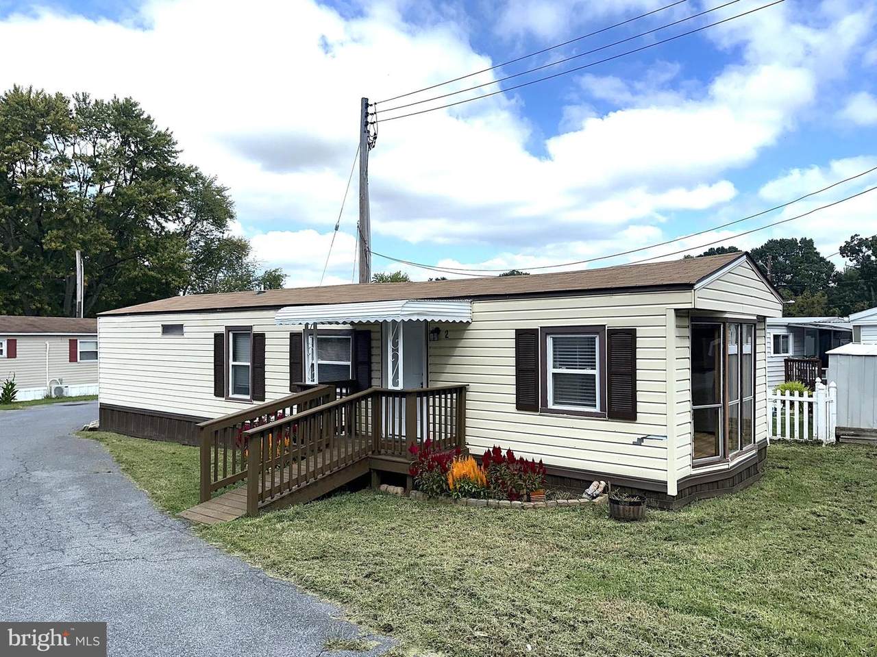 2400 Lincoln - Photo 1