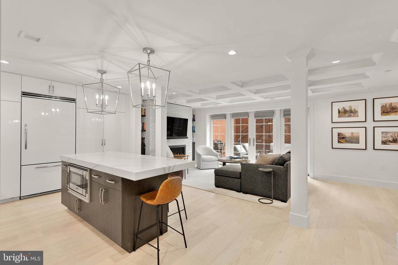 2122 N Street - Photo 1