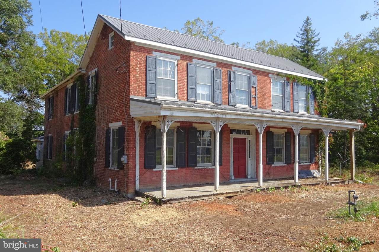 823 Buchanan Trail - Photo 1