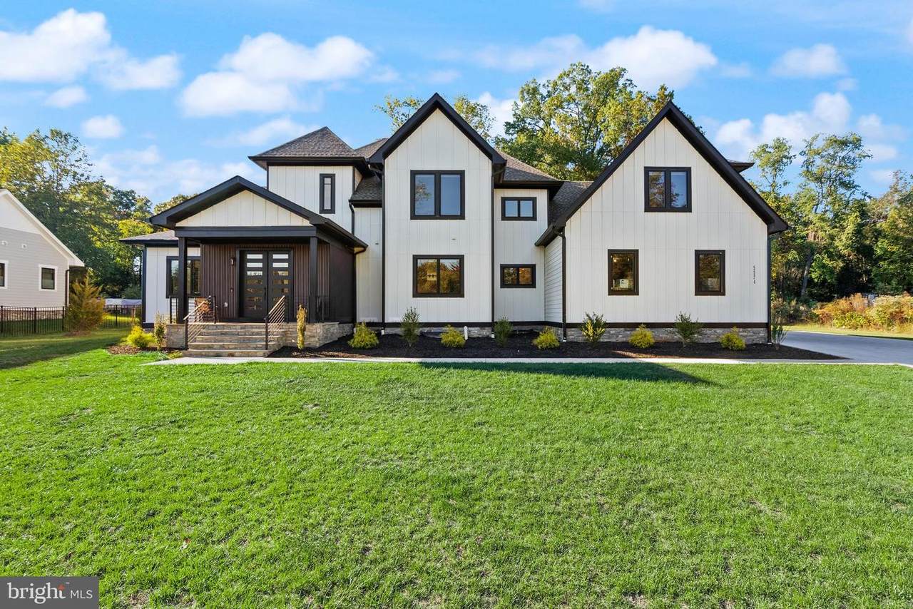 5524 Summit Street - Photo 1