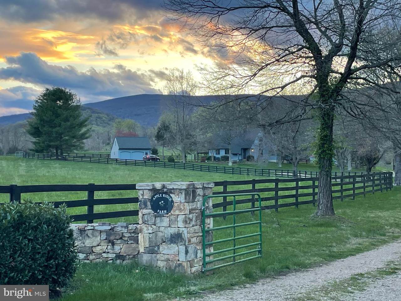 521 Dearing Road - Photo 1