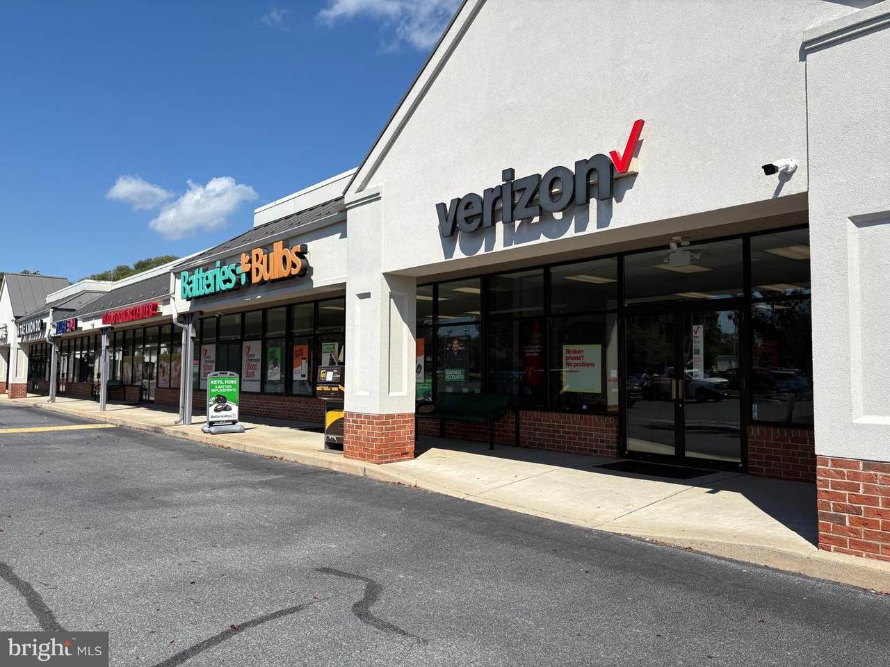 3019 Columbia Avenue - Photo 1