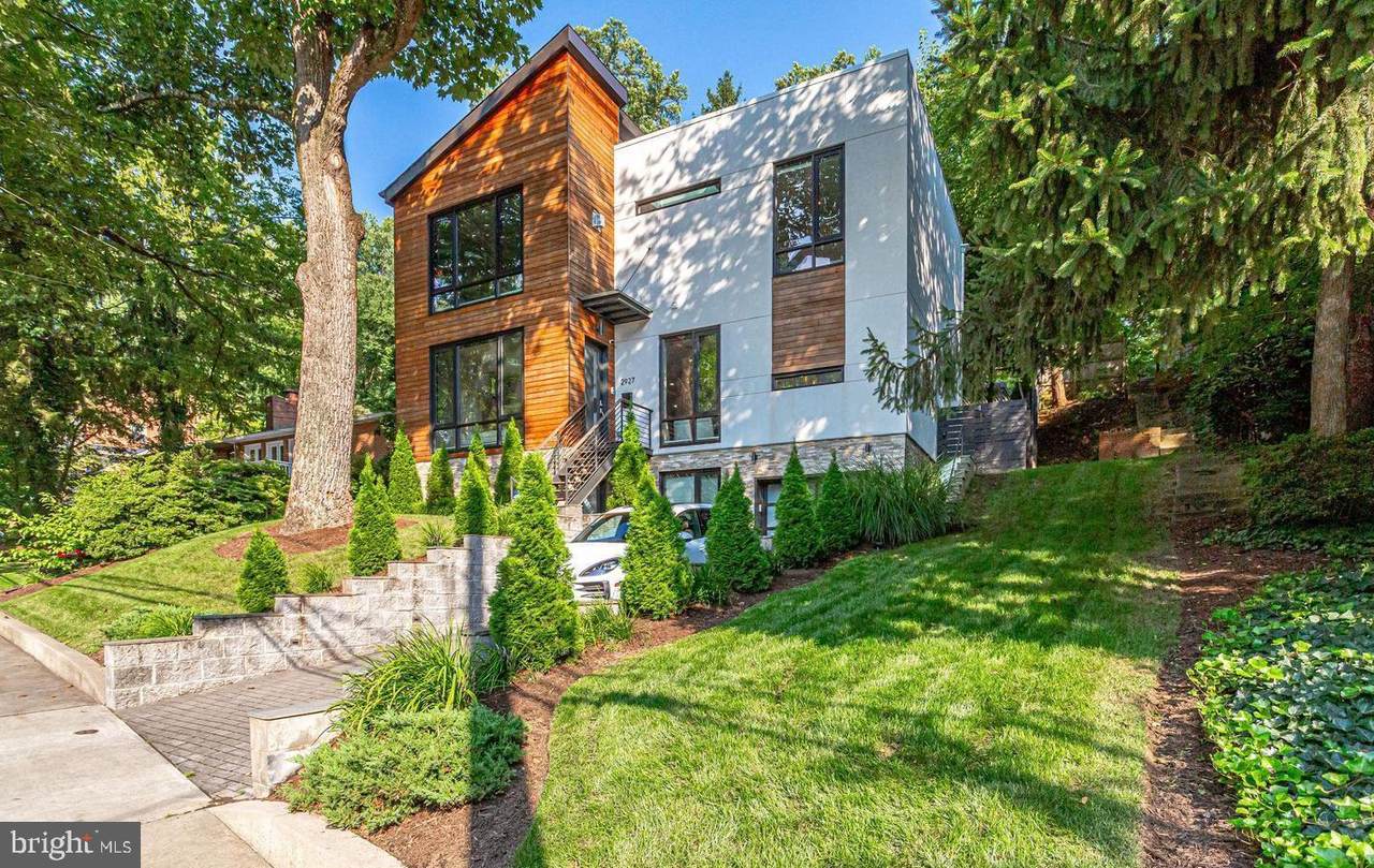 2927 Arizona Avenue - Photo 1