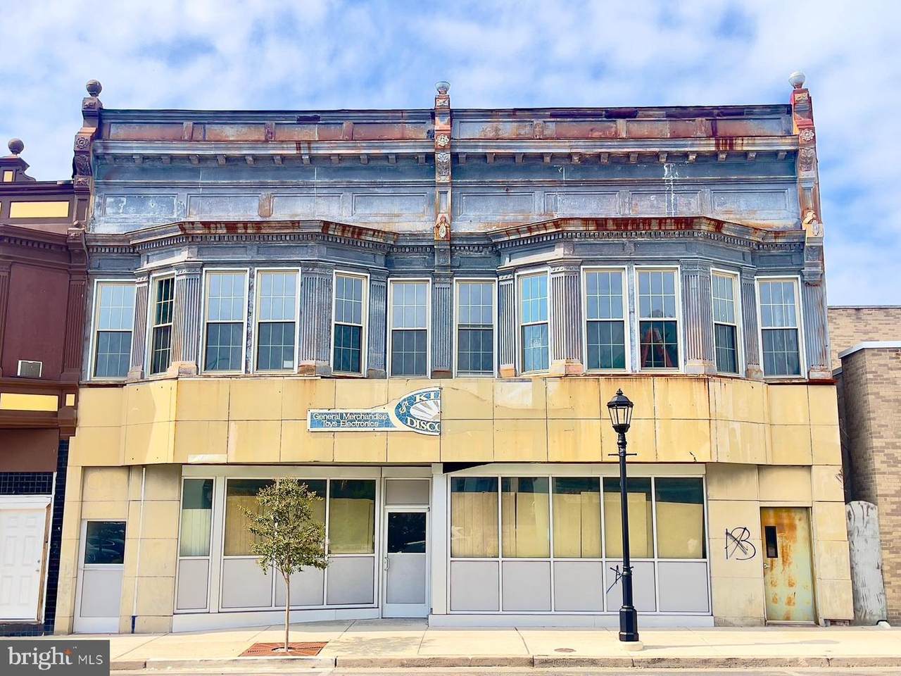 50-52 Laurel Street - Photo 1