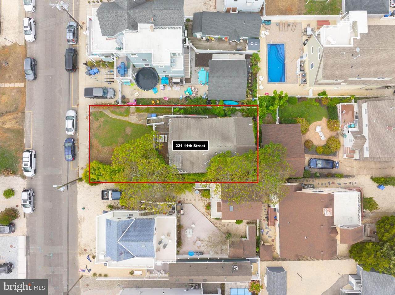 221 11TH Street - Photo 1