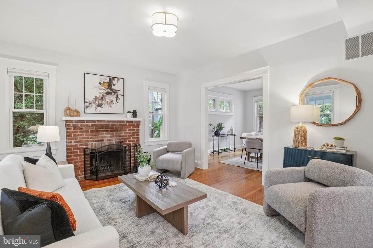 2439 Monroe Street - Photo 1