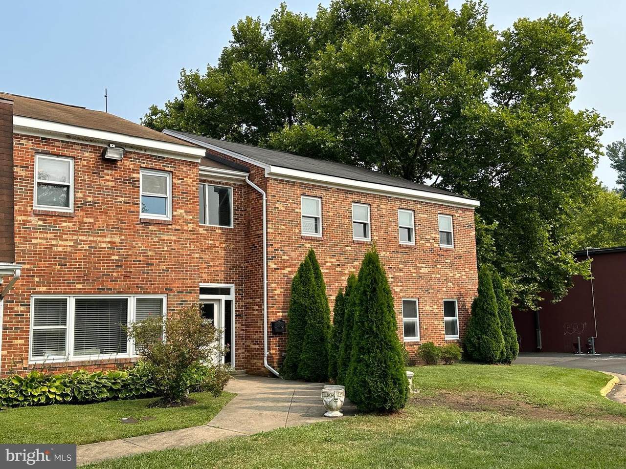 578 Waterloo - Photo 1