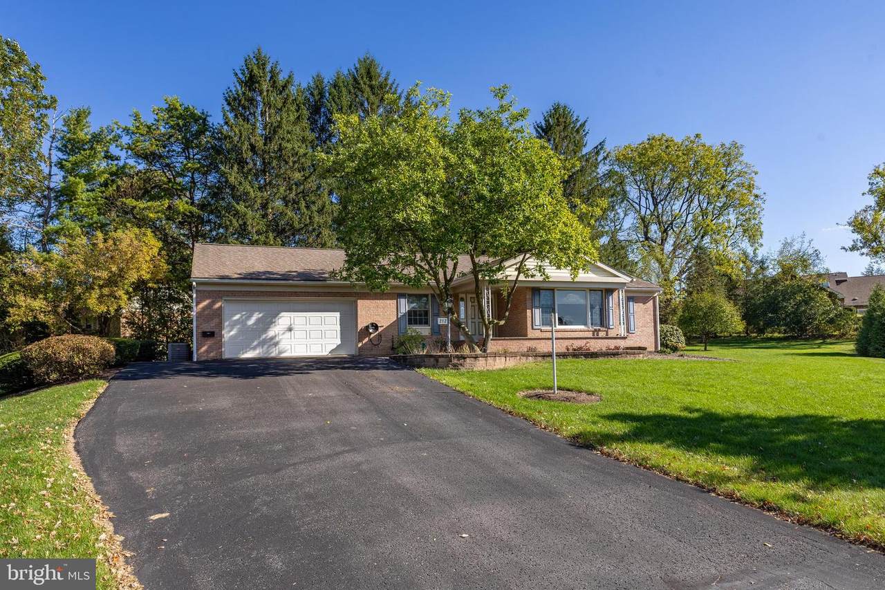 212 Seneca Circle - Photo 1