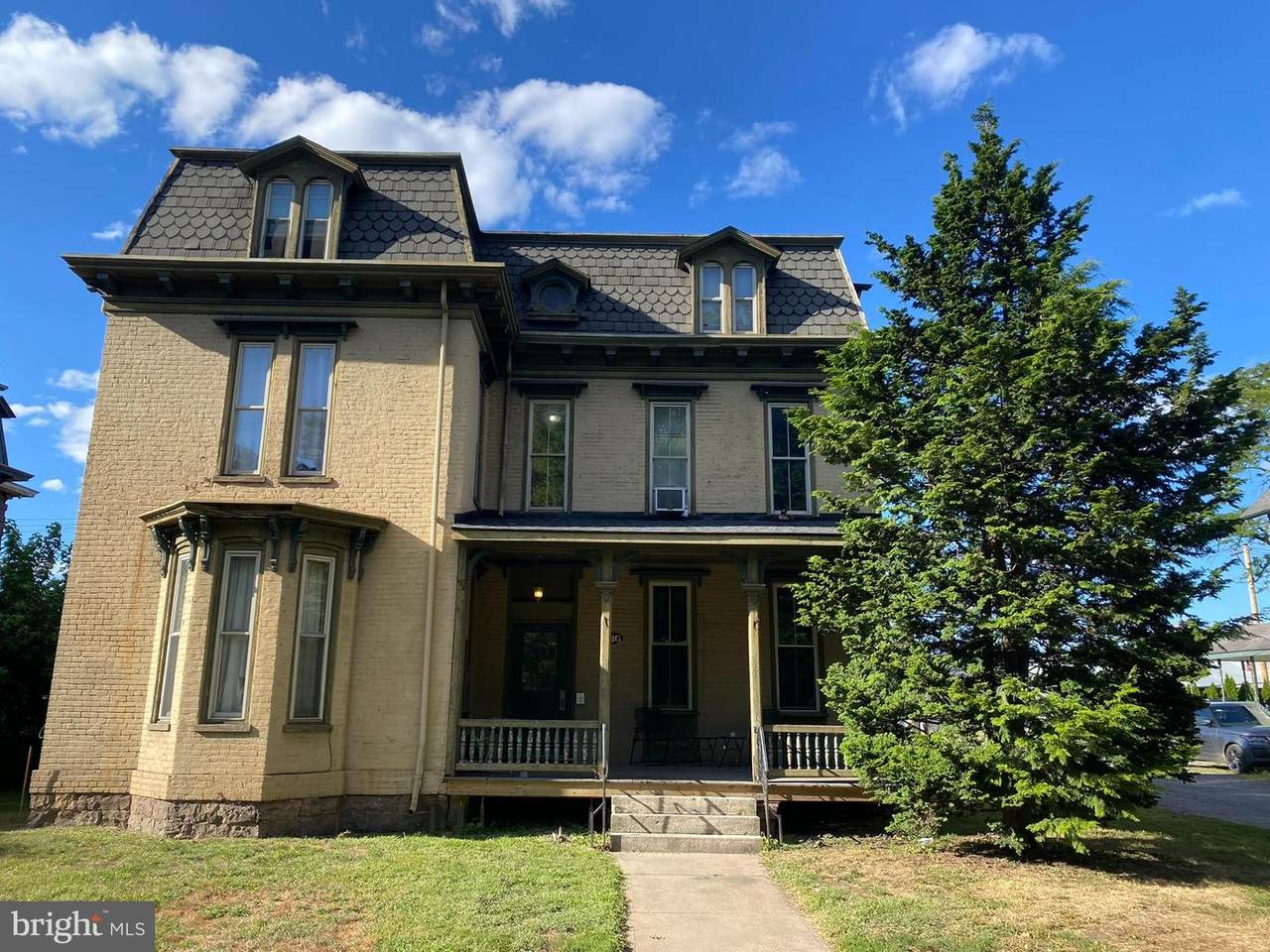 936 W. 4Th Street - Photo 1