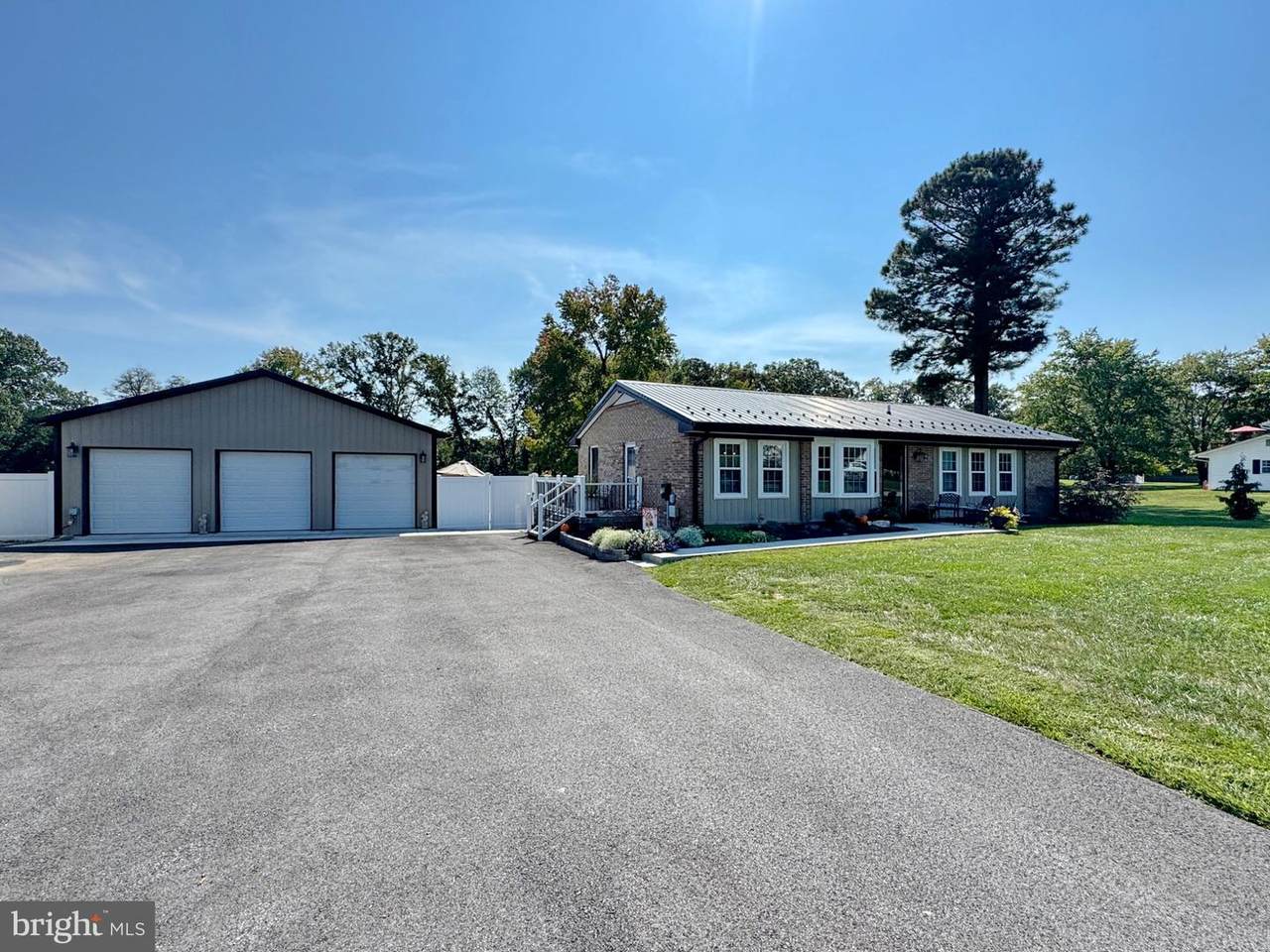 7406 Robin Road - Photo 1