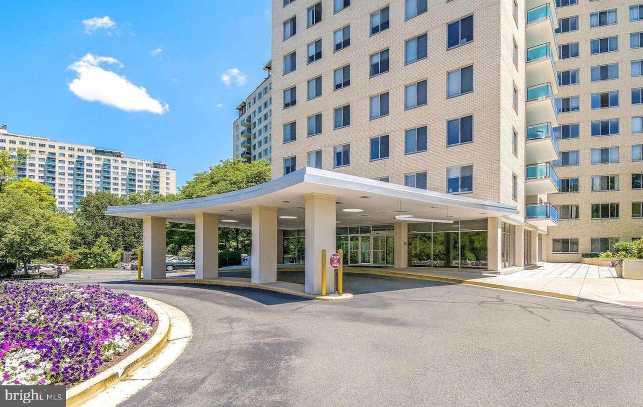 10401 Grosvenor Place - Photo 1