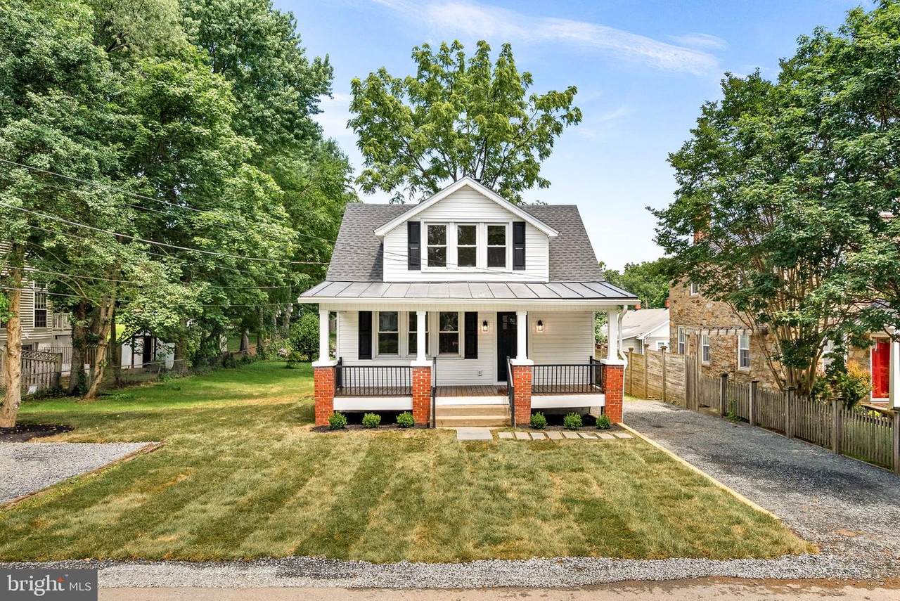 321 J Street - Photo 1
