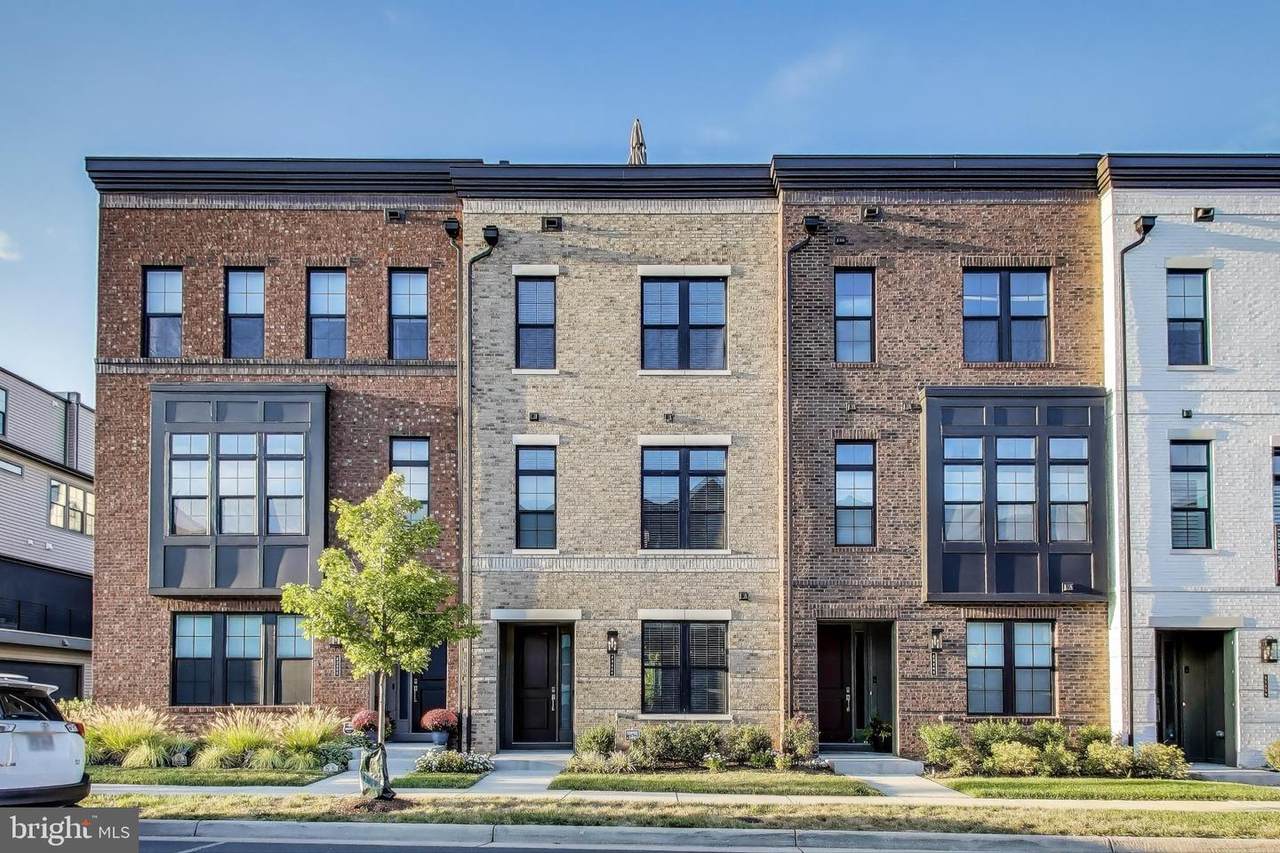 43466 Grandmoore Street - Photo 1