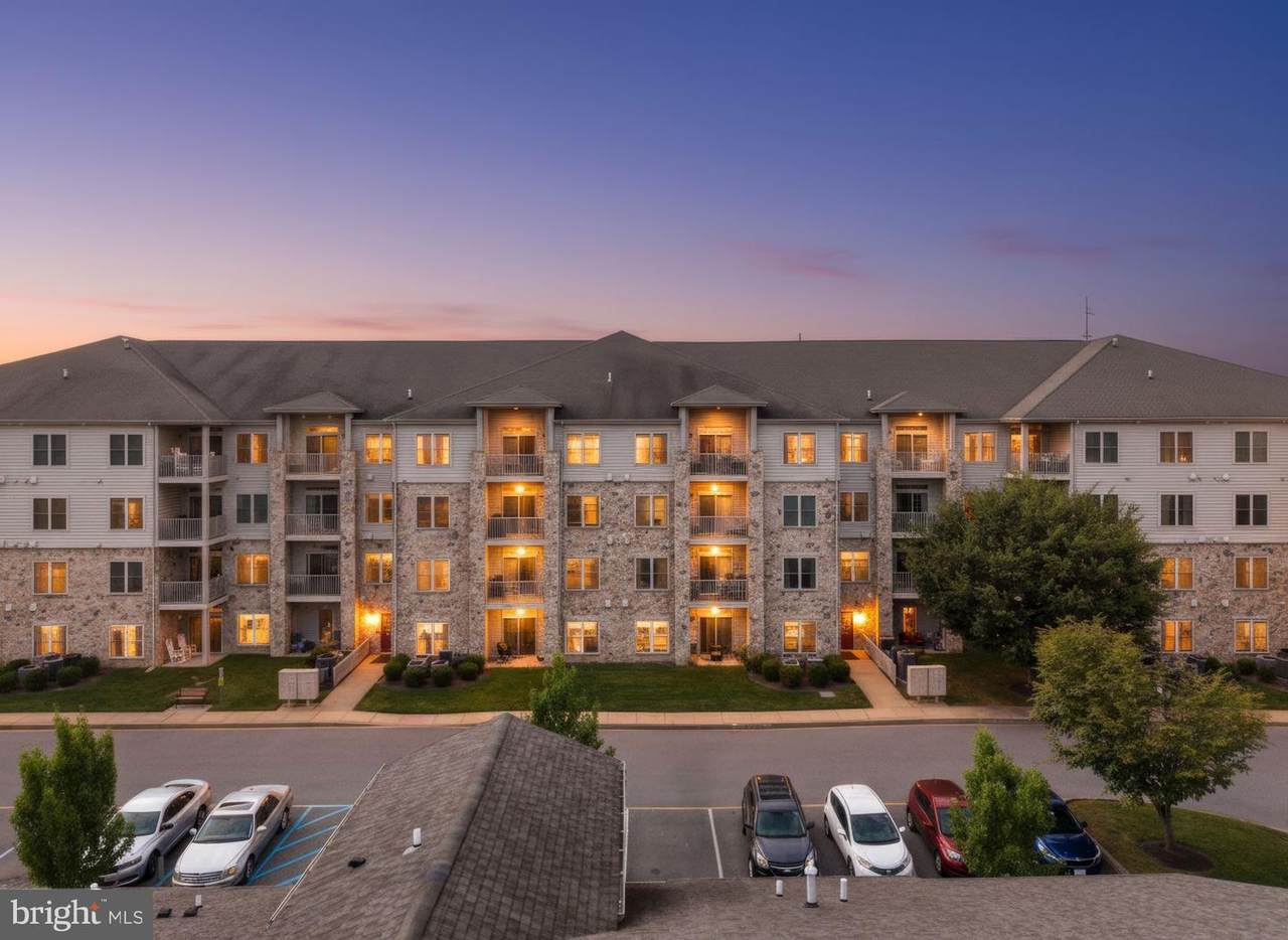 1000 Fountainview Circle - Photo 1