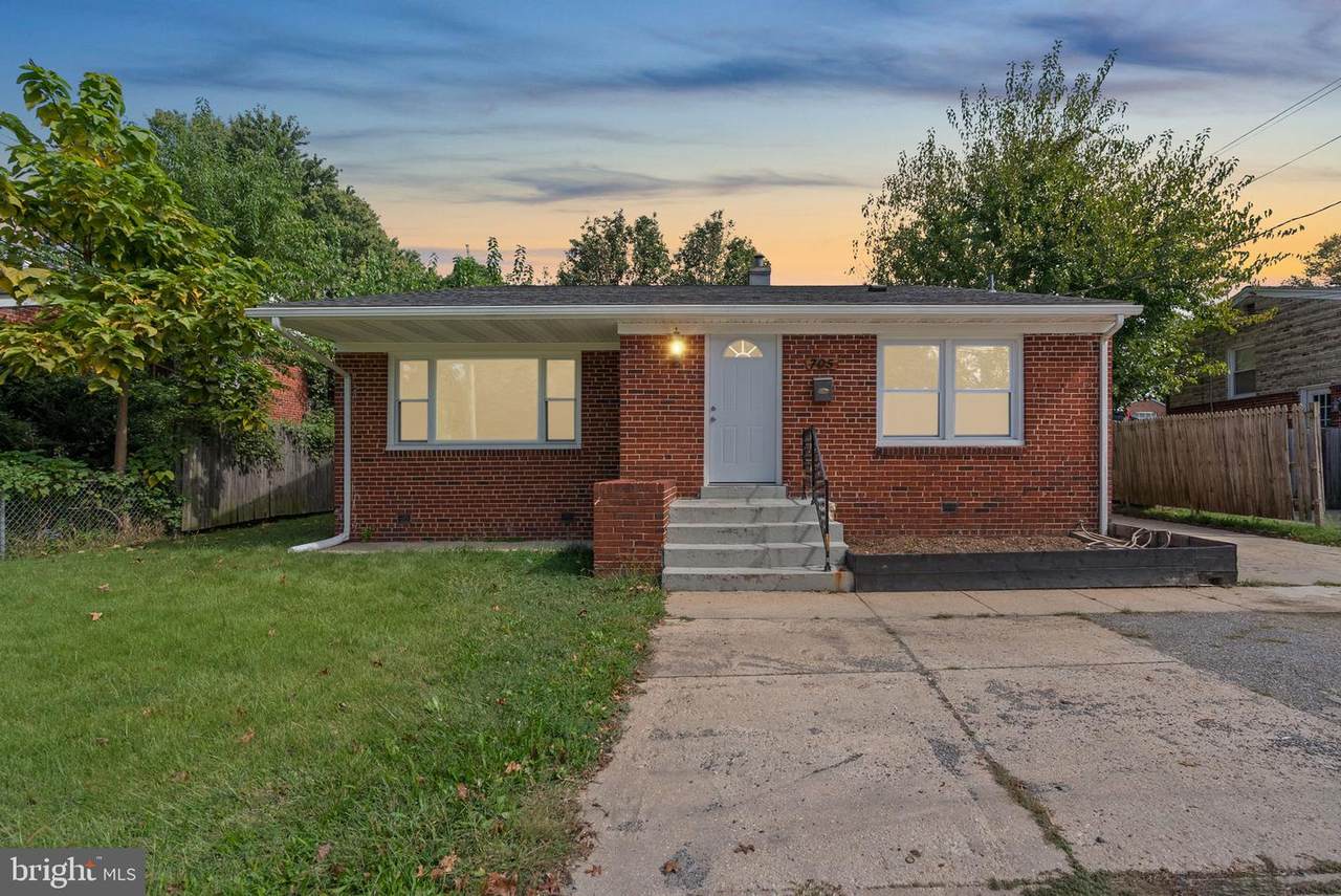 705 University Boulevard - Photo 1