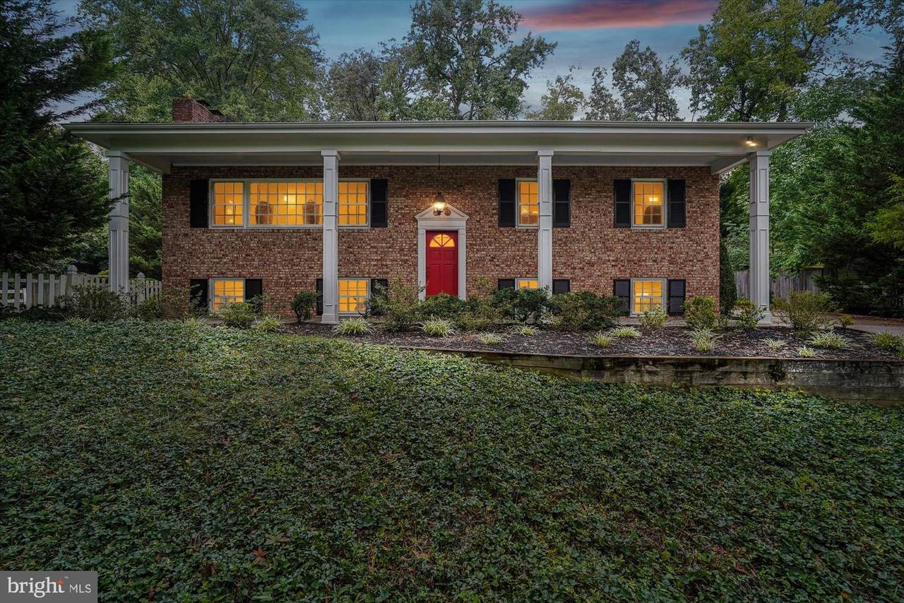 1616 Sherwood Hall Lane - Photo 1