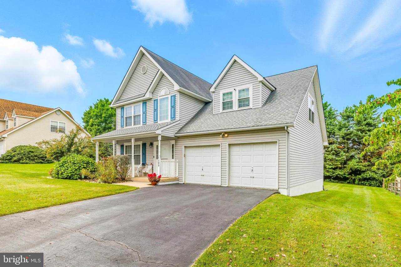 105 Hillside Drive - Photo 1