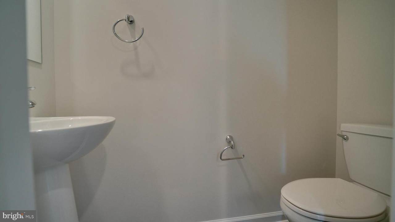 https://bt-photos.global.ssl.fastly.net/brightmls/1280_boomver_1_804198354496-2.jpg