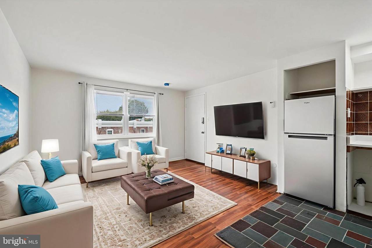 409 Naomi Street - Photo 1