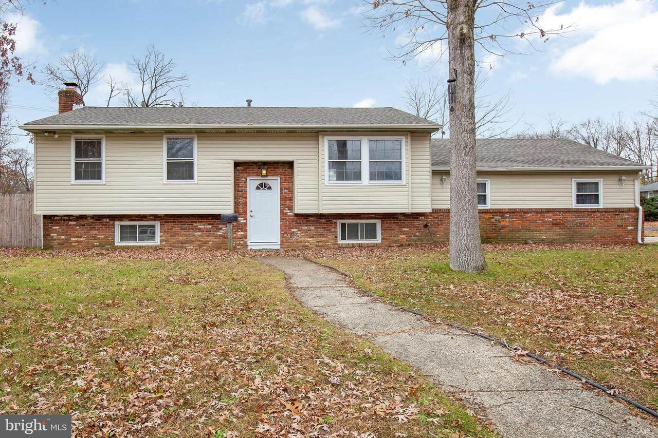 1601 White Oak Lane - Photo 1