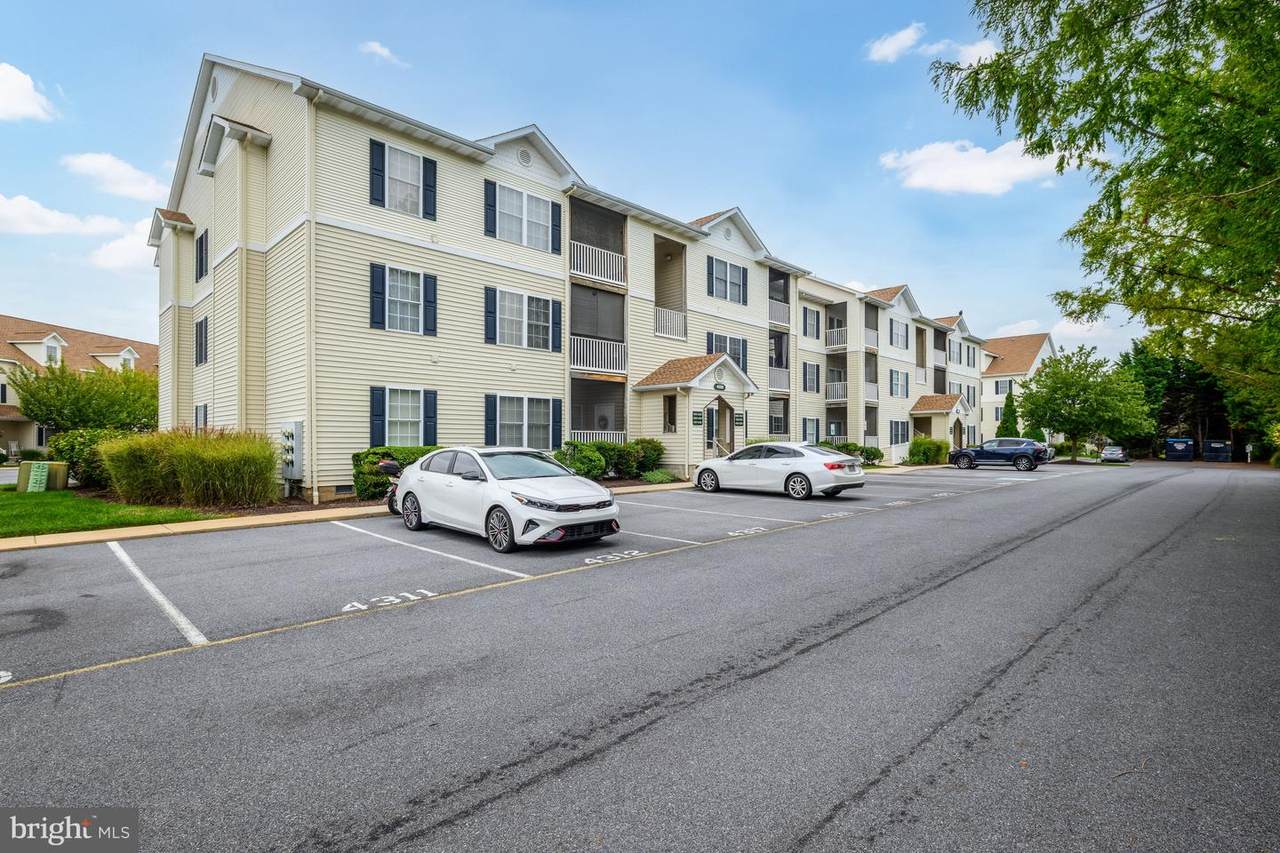 4302 Sandpiper Drive - Photo 1