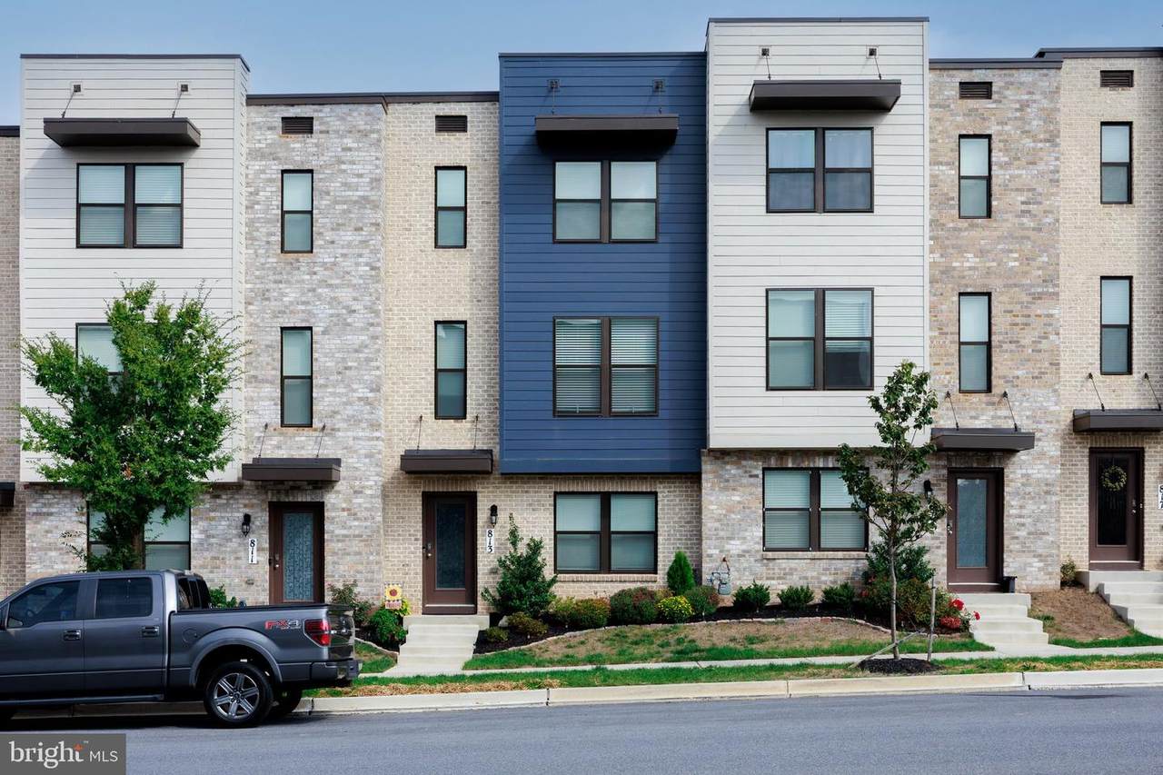 813 Bond Street - Photo 1