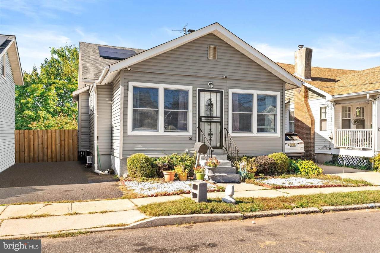 51 Charlotte Avenue - Photo 1