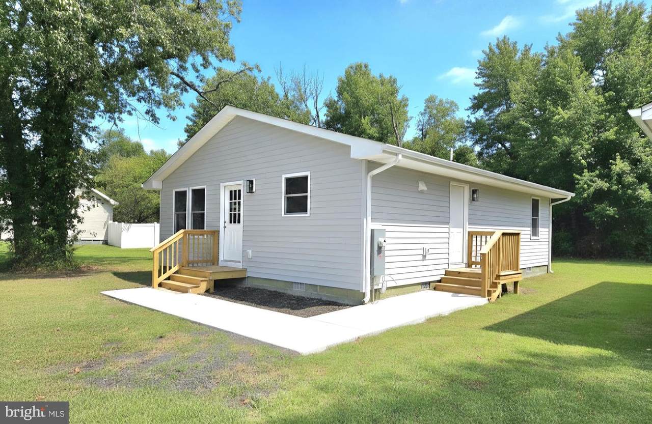 1304 Rainbow Avenue - Photo 1