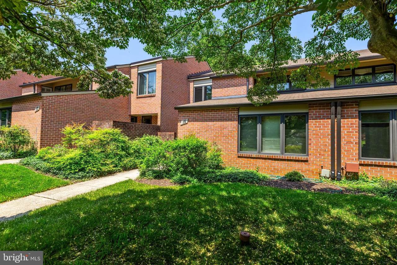 15 Oakridge Court - Photo 1