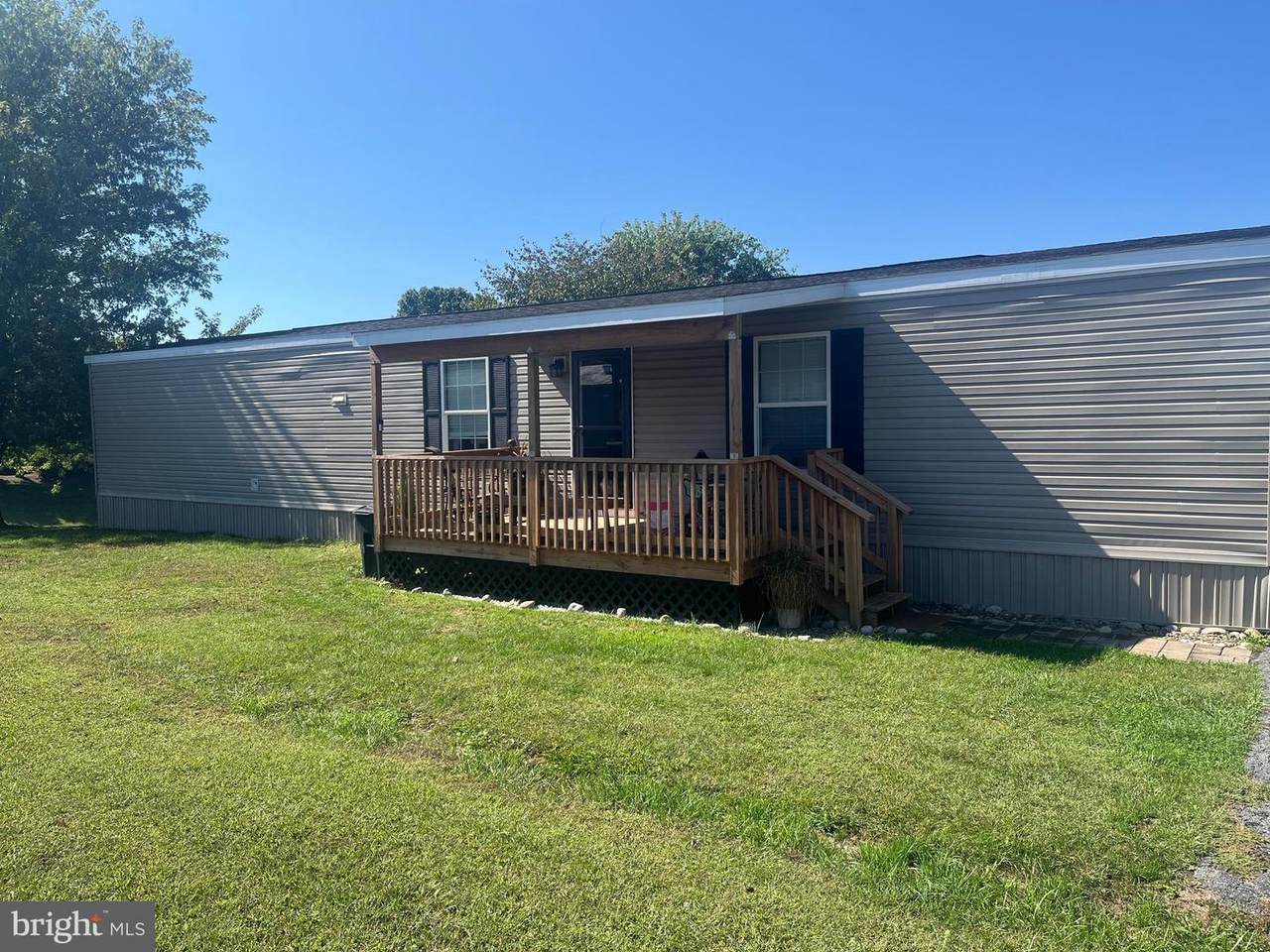203 Broadview Court - Photo 1
