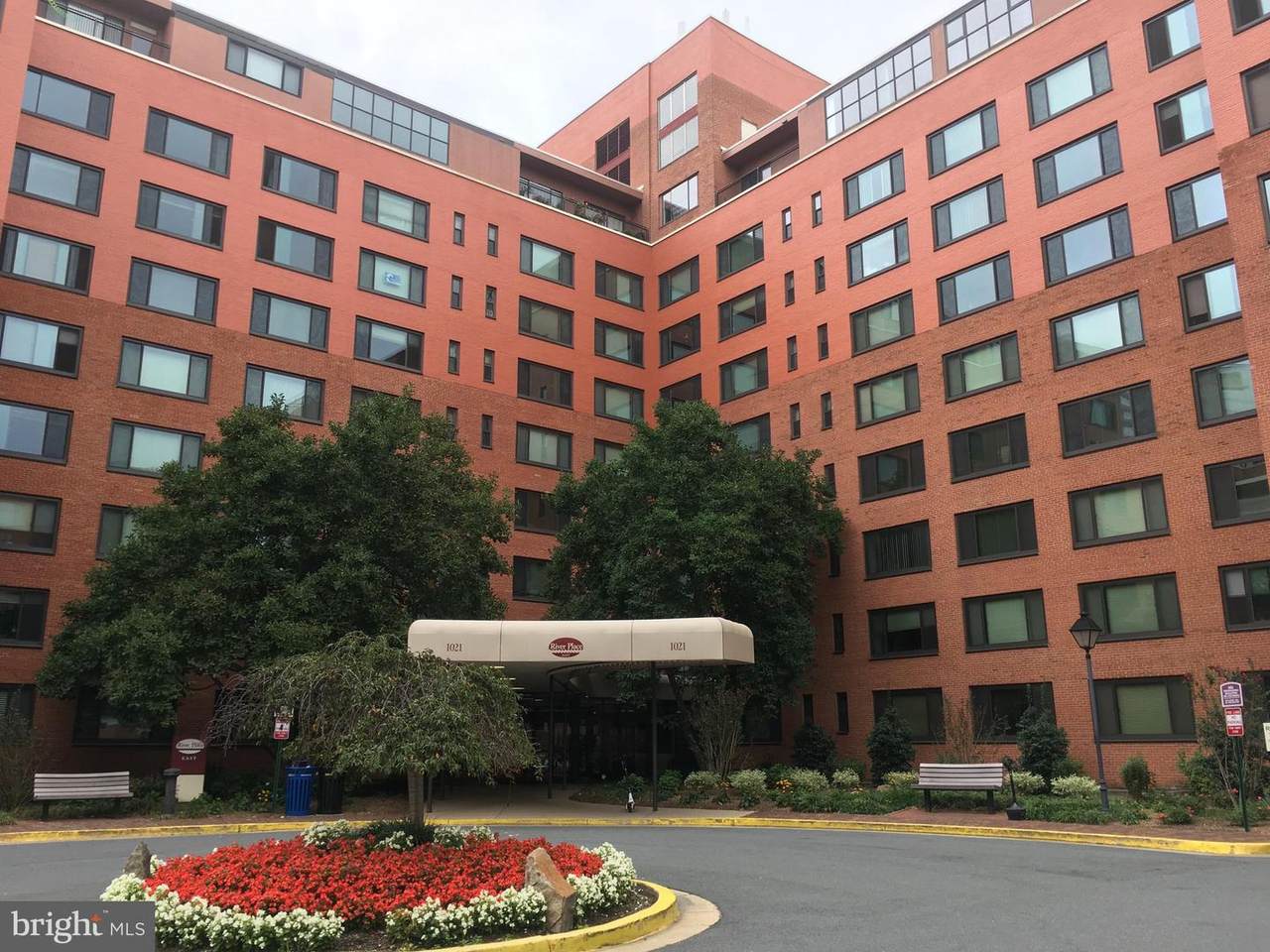 1021 Arlington Boulevard - Photo 1