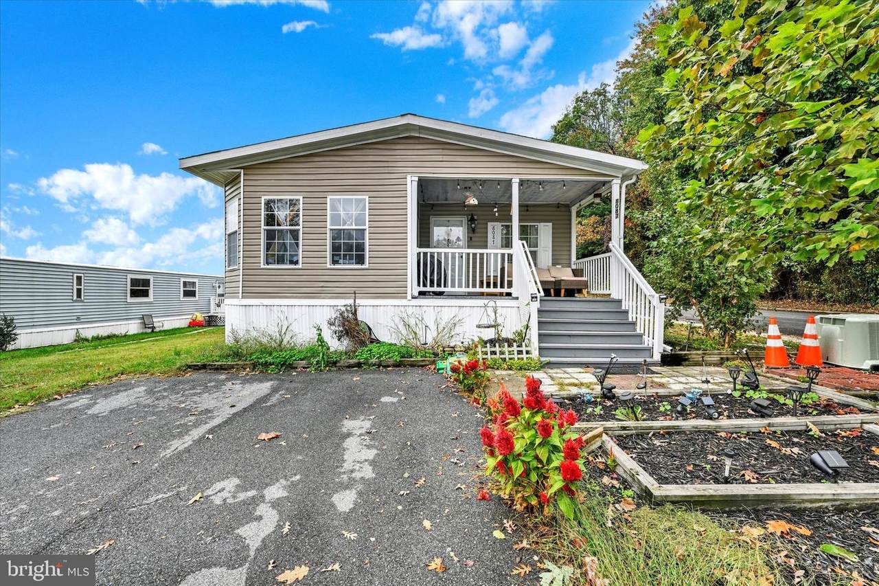 8087 Keeton - Photo 1