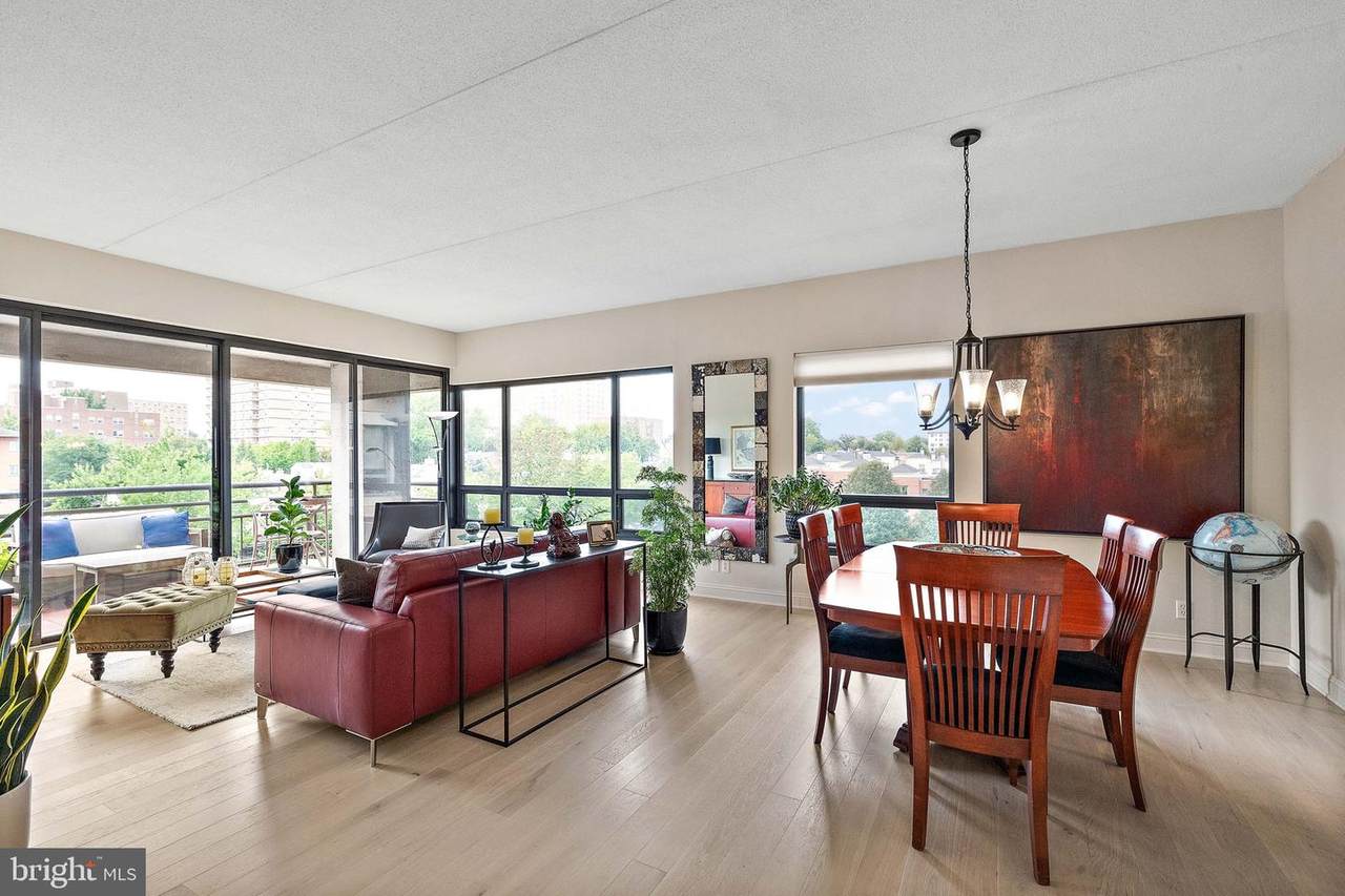 1100 Lovering Avenue - Photo 1