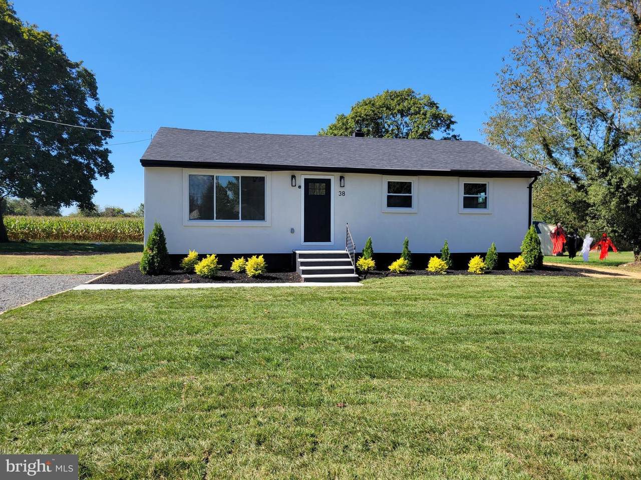 38 Roselawn Avenue - Photo 1