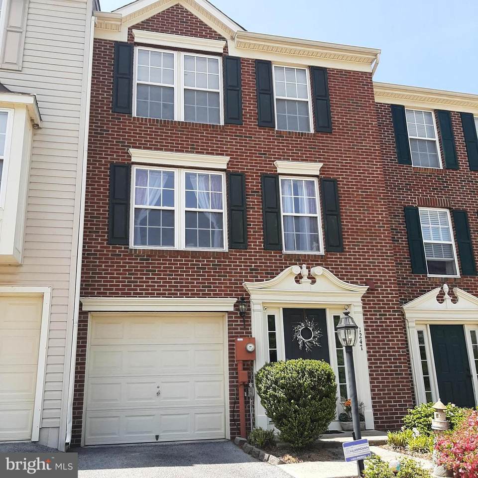 1247 Mare Street - Photo 1