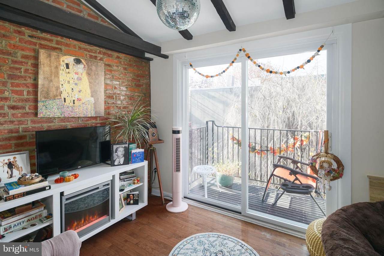 124 Catharine Street - Photo 1