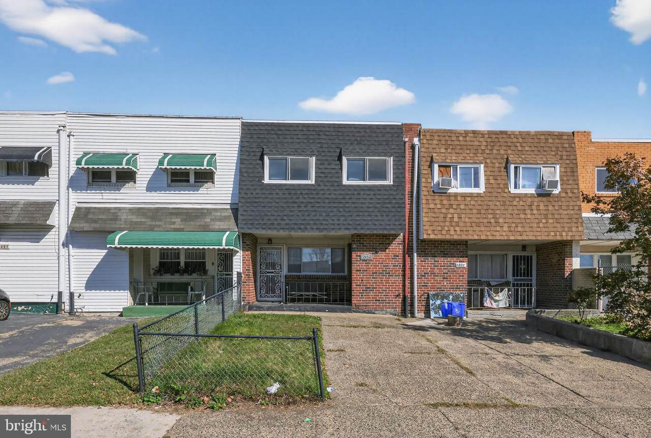 1029 Oxford Street - Photo 1