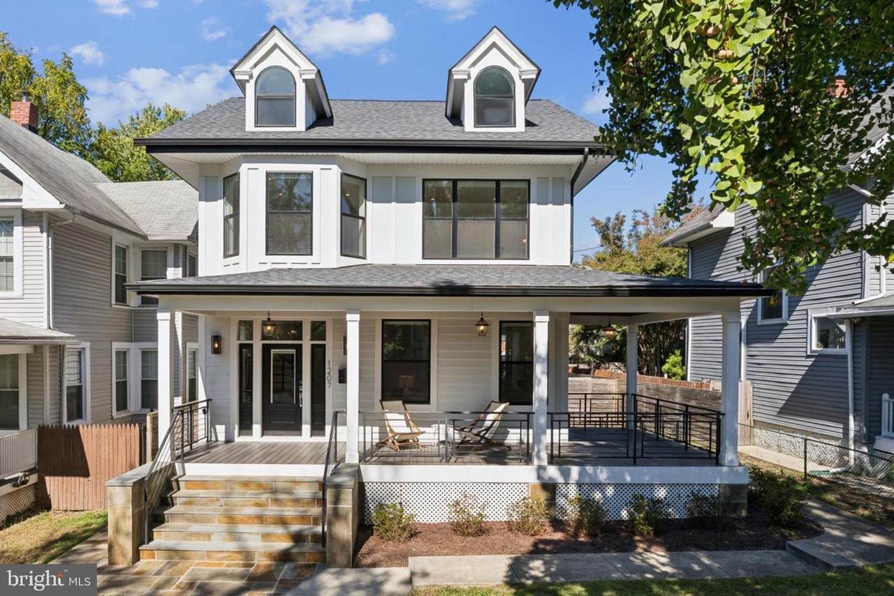 1207 Delafield Place - Photo 1