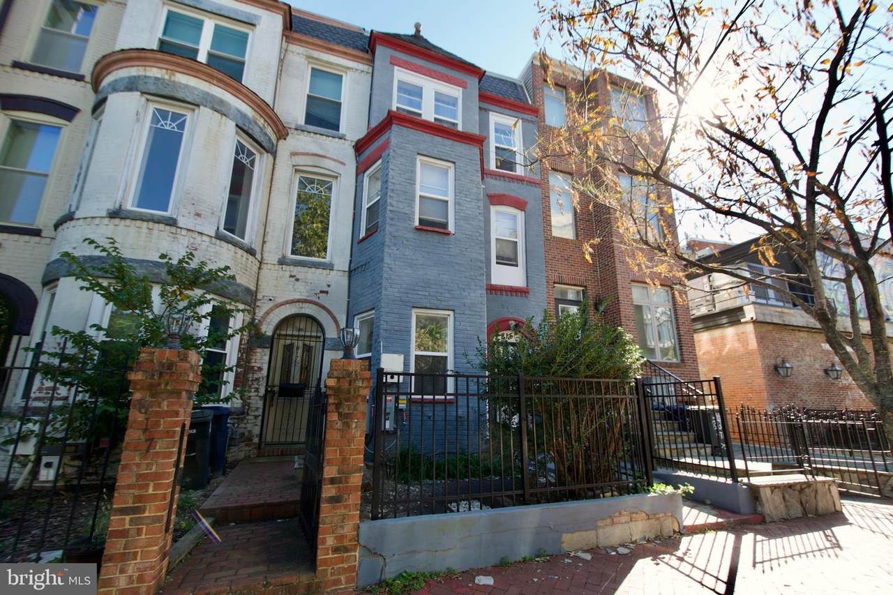 815 4TH Street - Photo 1