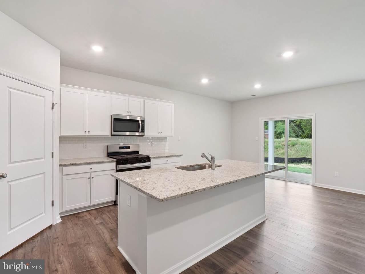 202 Glenmore Lane - Photo 1