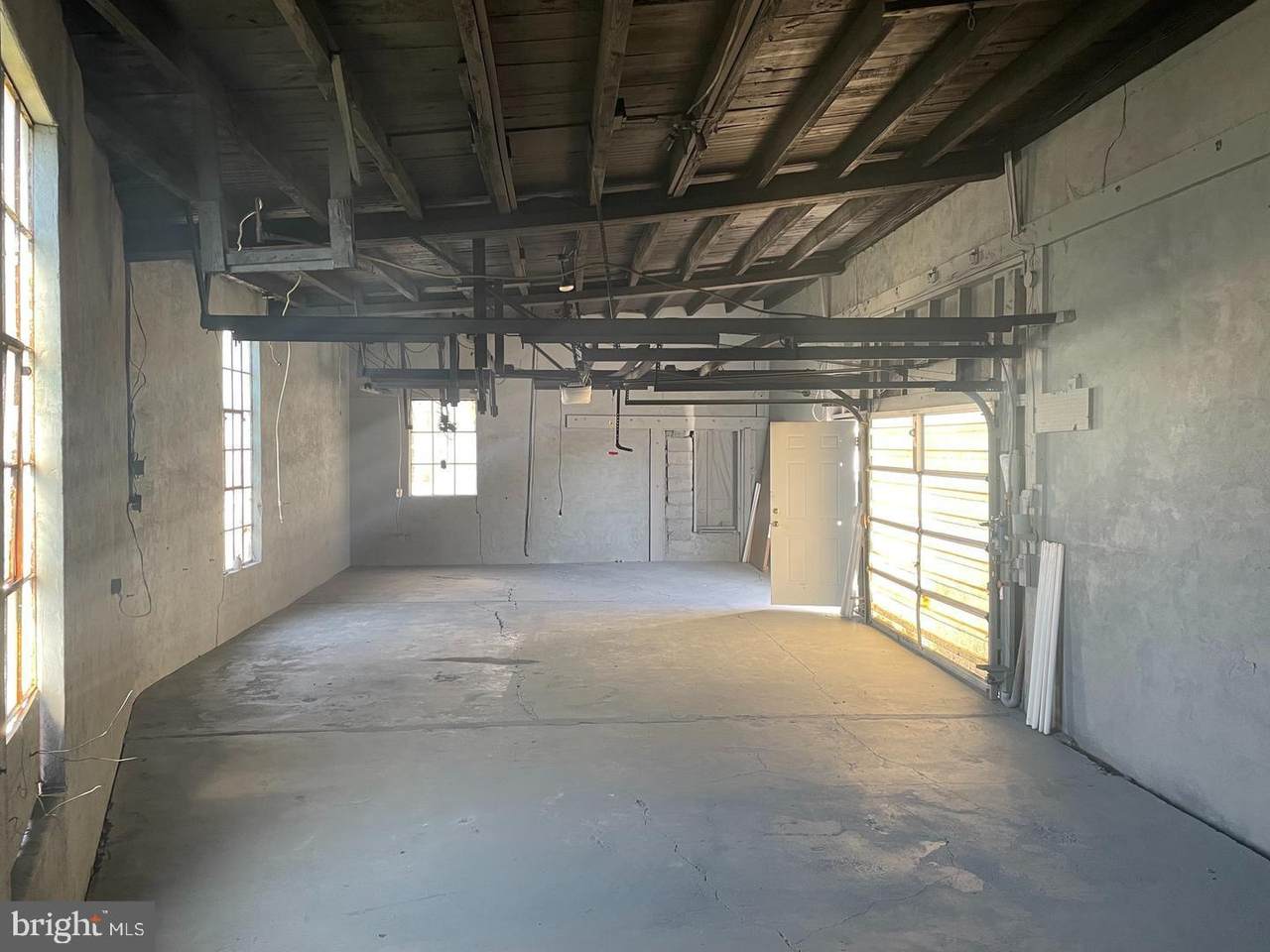 98 Library Street - Photo 1