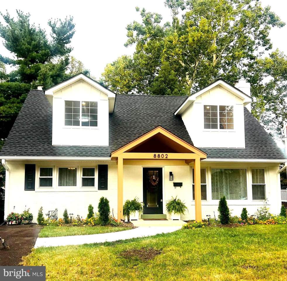 8802 2ND Avenue - Photo 1